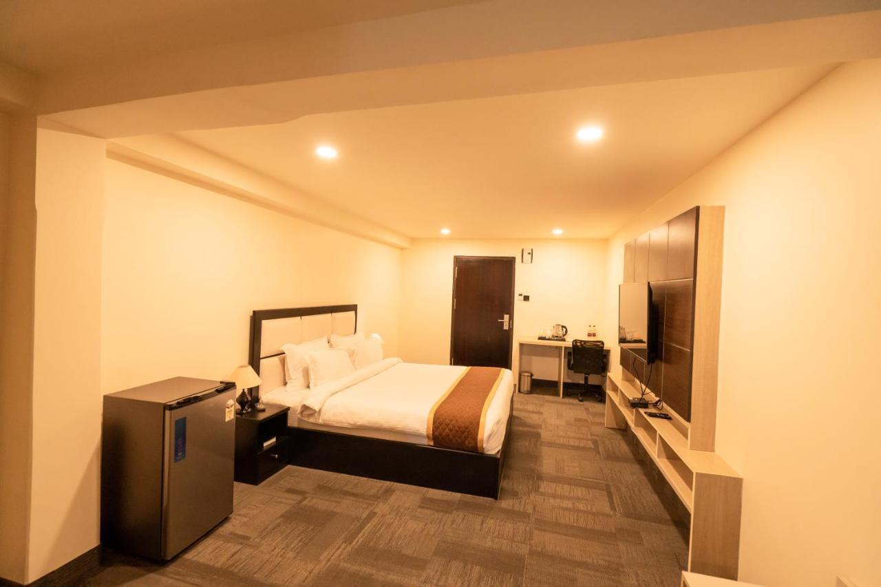 Royale Lalawi Hotel Āīzawl Kültér fotó