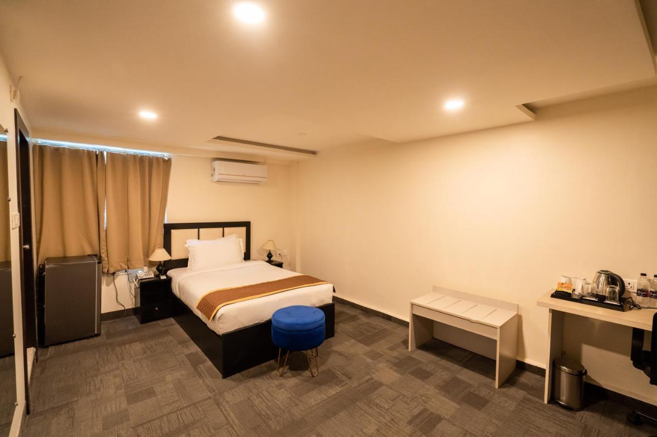 Royale Lalawi Hotel Āīzawl Kültér fotó